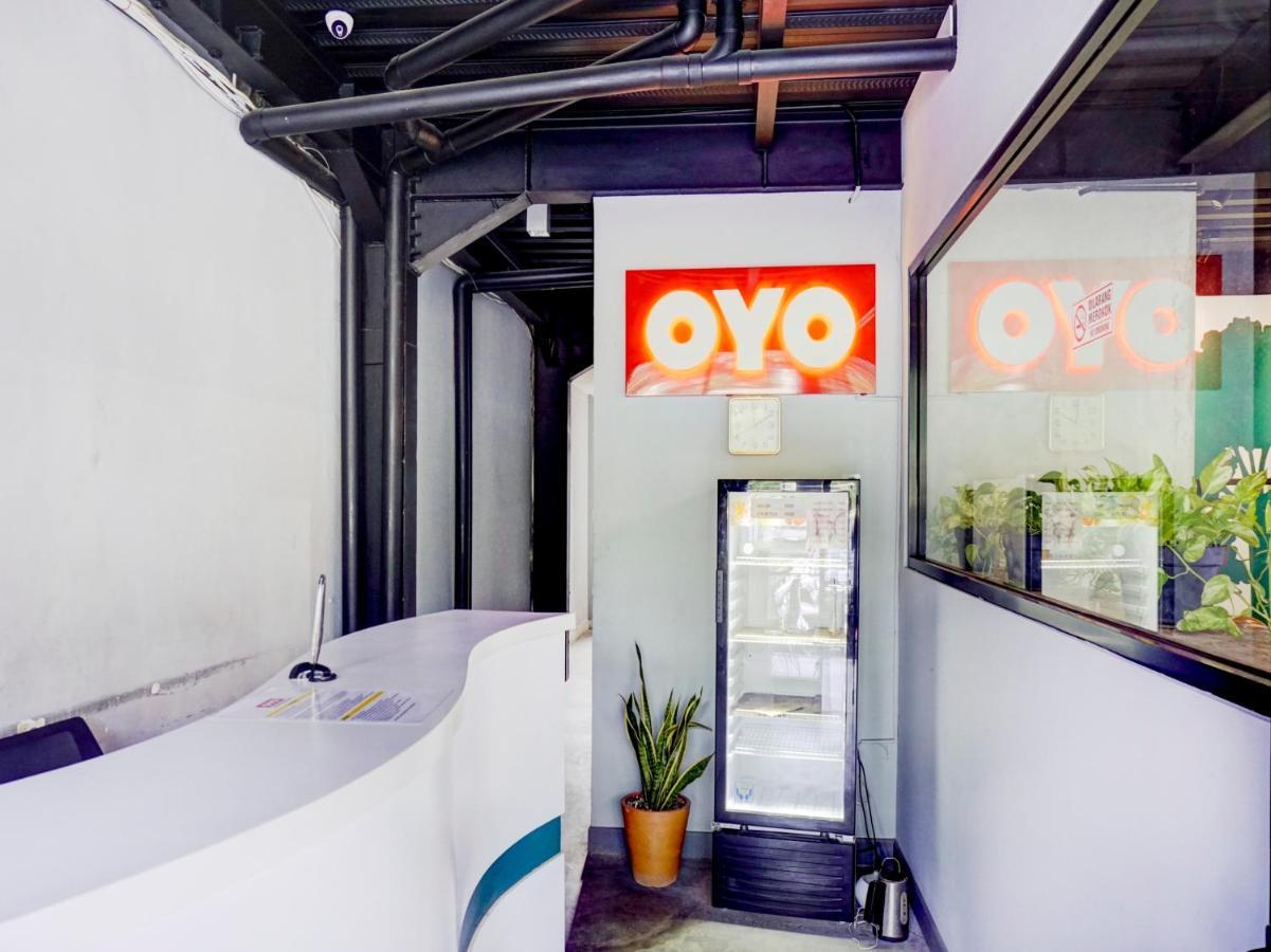 Hotel Oyo 1805 Fatmawati Mansion Syariah Giacarta Esterno foto